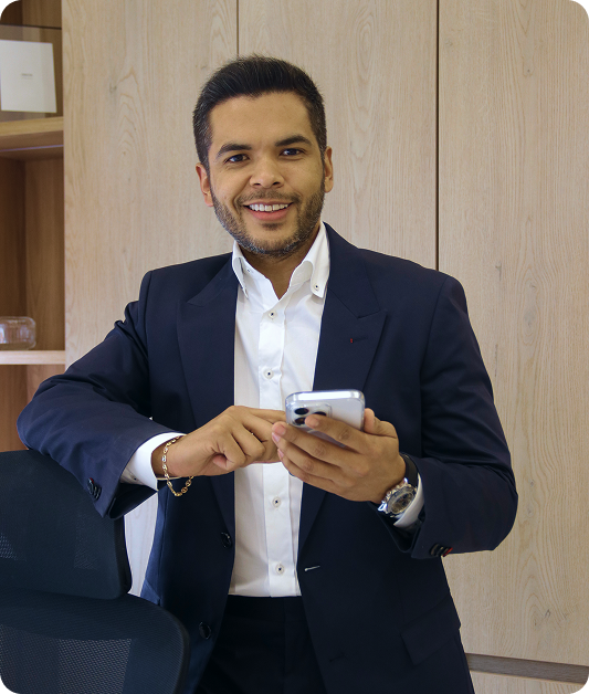 dr alexander lujan cirujano plastico en medellin